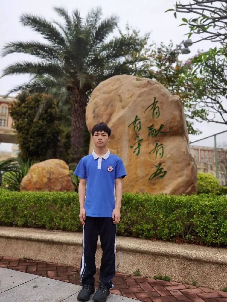 豆蔻梢头花鲜艳,风华正茂燃青春!南头中学第三届"十佳学生"出炉