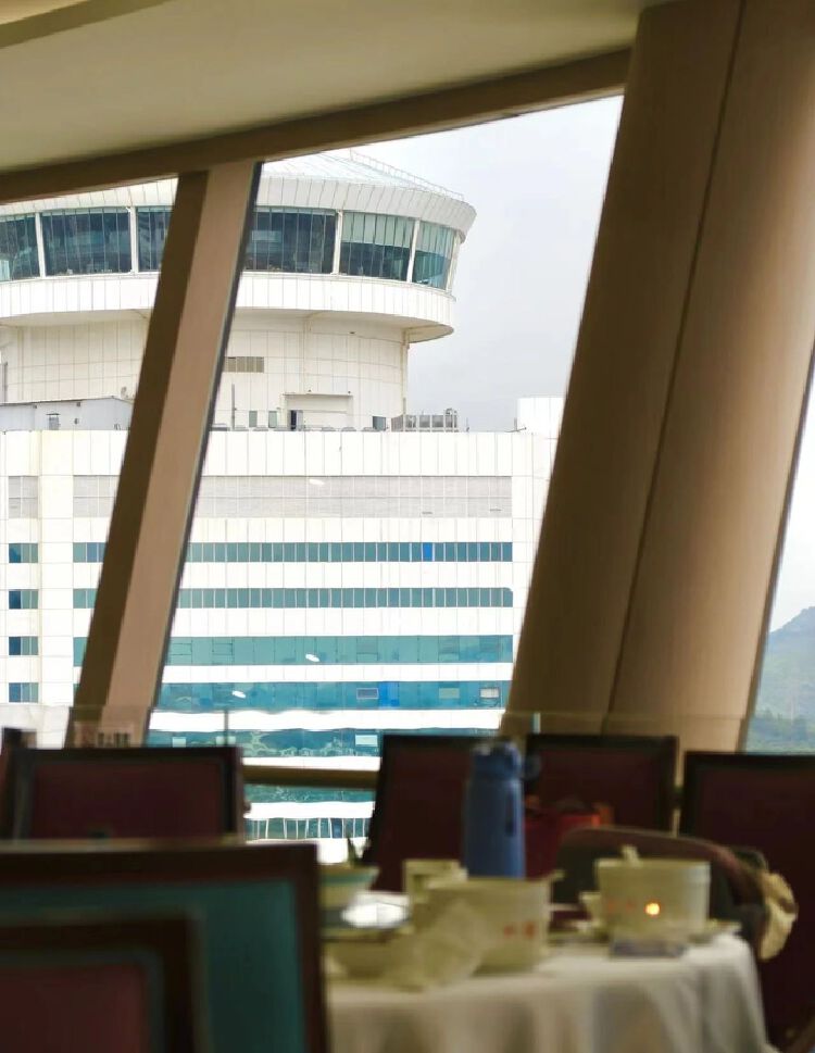 国贸旋转餐厅:全国最早的"空中食府",旋转中传递粤式美味_读创客户端